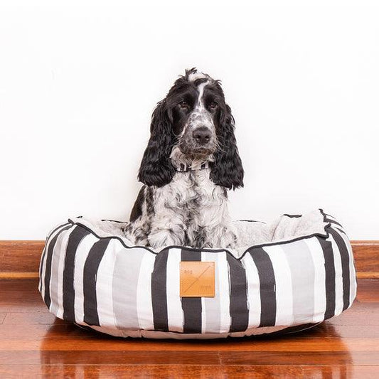 MOG AND BONE - 4 Seasons Reversible Bed Pebble Brush Black - DE Pet